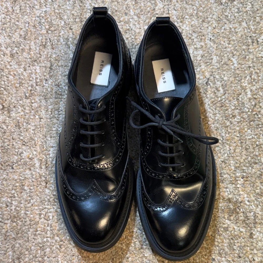 Reiss mens 10 black stepney leather high shine brogues wingtip oxford shoes NWOB